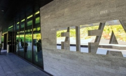 FIFA ustupuje od svojich plánov privatizácie MS, no UEFA chce hlavu Infantina