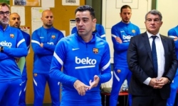 Xavi má pred derby Barcelony problém - ako zostaviť útok