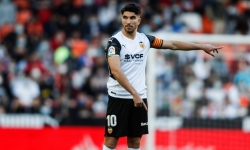 Carlos Soler vyčkává, co bude s jeho možným přestupem do Barcelony