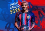 OFICIÁLNE: Julian Araujo podpísal zmluvu s Barcelonou!