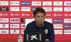 Tréner Almeríe: Mám pocit, že Barcelona je veľmi priama v tom, že sa zameriava na ligu