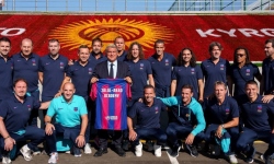 Barcelona uzavírá nové partnerství v Asii. V Kyrgyzstánu otevřela svou akademii a Barça Experience