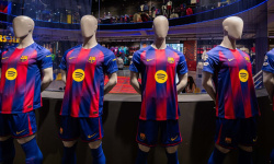 Americká umelkyňa sa objaví na dresoch Barcelony počas nasledujúceho El Clásica