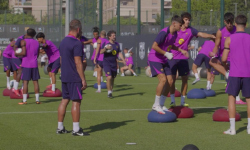 Barcelona sa vracia z Ázie: Ktorí mladíci ostanú pri Flickovi?