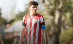 Mladý argentínsky stopér Atlética je blízko k prestupu na Camp Nou