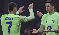 Lewandowski na odchode? Agent rokoval v Taliansku. Ferran Torres zatiaľ čaká, odchod ale odmieta