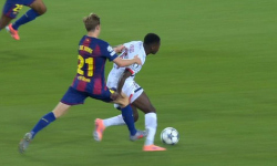 Mal byť Frenkie de Jong vylúčený za faul na Nuna Mendesa?