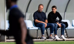 Hansi Flick pomáha rezerve: Nový plán má vrátiť Barça Atlètic do vyššej ligy