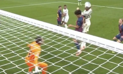 Bol Pau Cubarsí faulovaný pred gólom Bellinghama? [VIDEO]