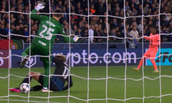 Rozhodol rozhodca správne? Club Brugge prišli o gól aj o penaltu v zápase s Barcelonou