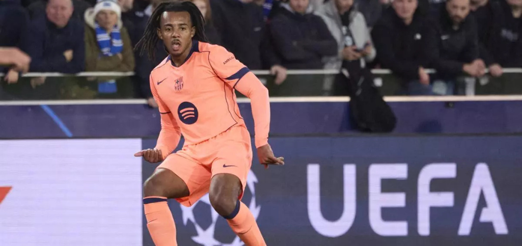 Budúcnosť Julesa Koundého je neistá: O francúzskeho obrancu má záujem Bayern Mníchov aj Chelsea