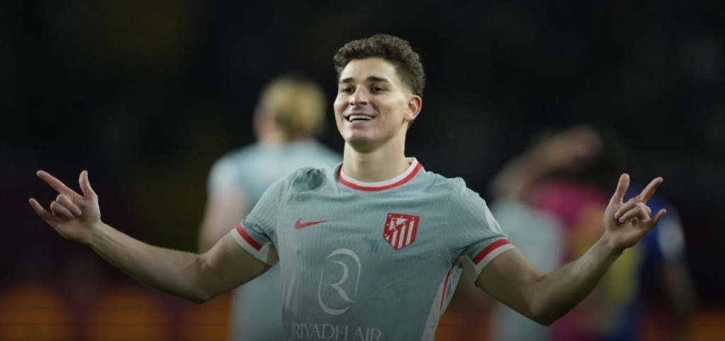 Julián Álvarez prehovoril o správach spájajúcich ho s Barcelonou