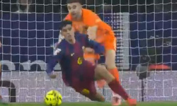 Zákulisie horúceho derby: Joan García obetoval Martína, plyšové potkany a manévre na Cornellà [VIDEO]