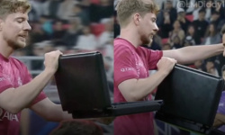MrBeast provokuje Barçu! V Katare  'podplatil' brankára a označil katalánsky klub