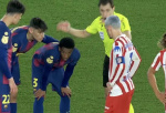 Dvojitá rana pre Barçu: Koundé aj Balde sa zranili v zápase s Atléticom