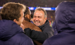 Hansi Flick a 'Misia Madrid': Do lietadla berie všetkých, kabína verí v zázrak v štýle Teda Lassa