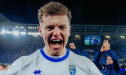 Agent Asllaniho promluvil o zájmu Barcelony