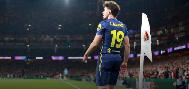 Barcelona sa dohodla s Alvarezom na podmienkach zmluvy a už ho nenechá v štichu