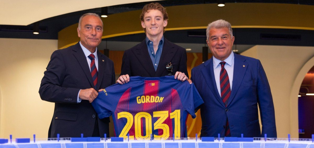 Anthony Gordon si bleskovo podmanil Spotify Camp Nou [VIDEO]