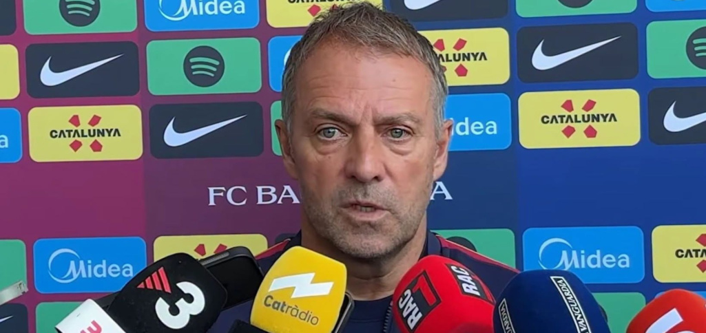 Hansi Flick pred PSG: Raphinha môže začať od prvej minúty, na stopérovi zvažujem De Jonga aj Rodriho