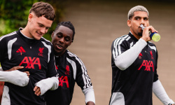Prvý štart Ronalda Arauja v základe Liverpoolu: 9 z 10 vyhratých súbojov, no až 16 strát na pravom kraji obrany