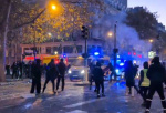 Paríž je v plameňoch. Zajtra tam pricestuje Barcelona [VIDEO]